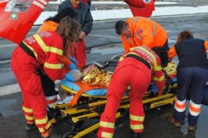 TRATATĂ la 500 KM de casă după ce S-A FRIPT PE PLITĂ!