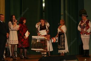 Trofeul Festivalului „Pană de Păun” a rămas în judeţ. L-a câştigat cea mai tânără concurentă (FOTO-VIDEO)