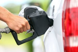 Carburanţii, mai ieftini!