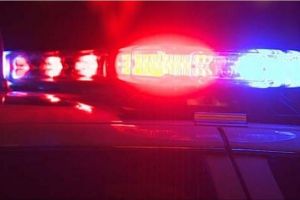 ALERTĂ pe STRĂZILE din ARAD: Poliţiştii CAUTĂ un BĂRBAT care a ÎNJUNGHIAT o persoană după care a fugit