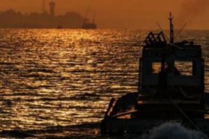 TRAGEDIE pe mare. Zeci de oameni au fost înghiţiţi de ape. Autorităţile sunt în ALERTĂ