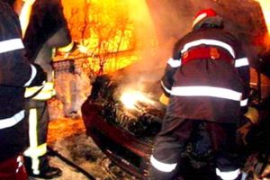 INCENDIU la Câmpeni. Un autoturism a luat foc duminică noaptea