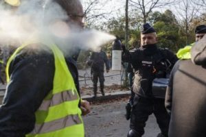 Pentru unii mumă, pentru alţii ciumă. Ipocrizia Europei faţă de violenţele din Franţa şi România
