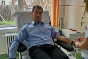 Donează sânge! Salvează o viaţă! Fii erou!