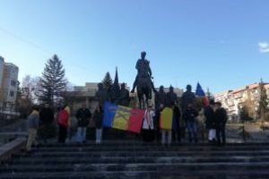 Un grup de români a venit la Sfântu Gheorghe, pentru a „veghea” adunarea secuiască de duminică