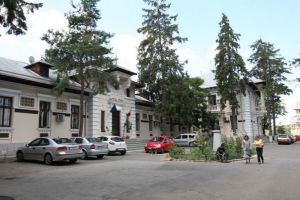Clădire monument istoric, veche de 113 ani din curtea Institutului de Psihiatrie Socola Iaşi, refăcută cu bani europeni