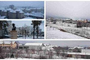 FOTO: Ninge ca în poveşti la Alba Iulia. Prima zăpadă din acest an a acoperit oraşul, spre bucuria tuturor