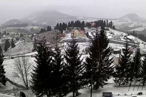 S-a depus primul strat de zăpadă în judeţ. Cum se circulă pe drumurile naţionale