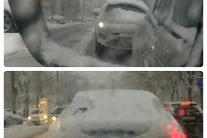 Senzaţional! La Braşov ninge ca în fiecare an, iar maşinile de deszăpezire stau „la căldurică”