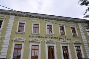 Ce statuie va fi amplasată în curtea Bibliotecii Judeţene ”George Coşbuc” (FOTO)