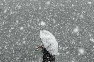 Avertisment de vreme rea în aproape toată ţara. ANM anunţă lapoviţă, vânt şi polei