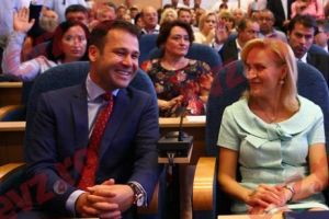 Mega divorţul deceniului: Faza pe procese şi plângeri la poliţie! Robert Negoiţă, Sorina Stan (Docuz) şi Mădălin Stan au luat, practic, foc!