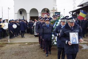 Două femei, mame a trei copii, conduse pe ultimul drum, la sfârşitul unei săptămâni negre