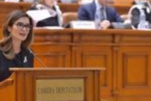 Ministrul Rovana Plumb ţine banii în conturi, nou-născuţii sunt ultima sa grijă! Valeria Schelean cere explicaţii!