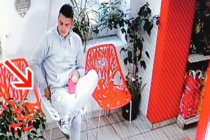 Tanar filmat in timp ce fura din portofelul unei cliente intr-un cabinet veterinar din Timisoara