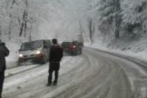 Prima ninsoare, primele recomandări pentru şoferii care tranzitează judeţul Caraş-Severin