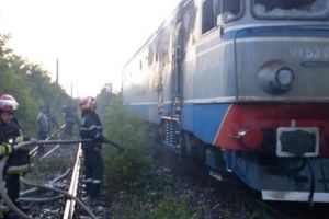 Locomotivă în flăcări la intrarea în Târgu-Mureş!