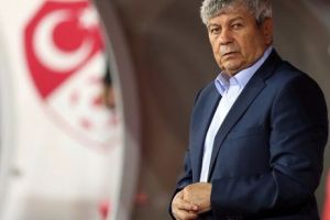 Mircea Lucescu, PRIMA REACȚIE după ce i s-a cerut DEMISIA de la naţionala Turciei: „Trăiesc aici şi nu sunt departe de fotbalul turcesc!”