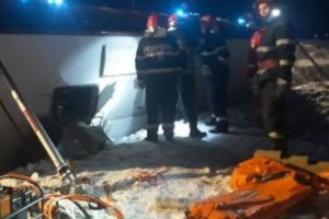 Accident TERIFIANT în Vrancea! O persoană a MURIT, alte ȘASE sunt RĂNITE