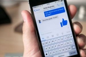 Facebook. Probleme mari în România. A picat chatul. Breaking news