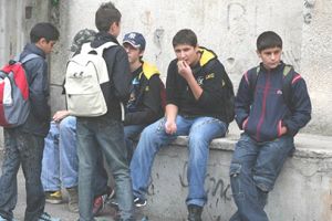 Părăsirea timpurie a şcolii, un fenomen care face ravagii în învăţământul hunedorean