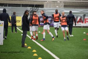 Pandurii au urcat pe opt