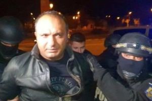 BESTIA a ajuns după gratii.TÂLHARUL care a desfigurat o fată în scara blocului este RECIDIVIST. Video ȘOCANT!