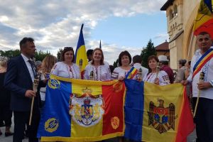 O sută de locuitori din Parva merg la Alba Iulia de 1 Decembrie. Li se alătură şi basarabeni