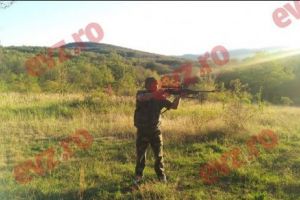 Braconieri din Timiş săltaţi cu mascaţii. Vânau la comandă cu arme ilegale