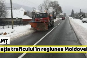 Neamţ: Drumarii din regiunea Moldovei au împrăştiat peste 4.000 de tone de material antiderapant
