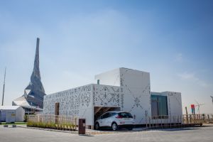 Trei tineri din Constanta, la cea mai importanta competitie internationala de case solare. Competitia are loc in Dubai (galerie foto)