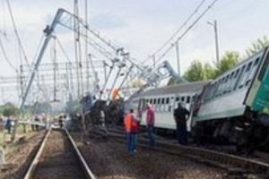 TRAGEDIE pe calea ferată. Un MORT şi şase RĂNIŢI, după ce un TREN a deraiat