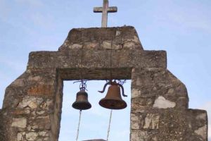 Astăzi, 20 noiembrie 2018, clopotele bisericilor româneşti din judeţul Alba vor bate de 100 de ori, simultan