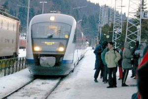 Tren internaţional blocat între Gheorgheni şi Topliţa, din cauza unor şine rupte