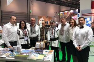 Vizitatorii târgurilor de turism din Londra şi Bucureşti au putut experimenta o călătorie ...