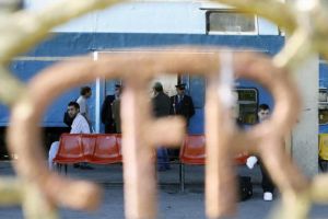 Trenul internaţional Braşov  – Budapeste, blocat din cauza unor şine rupte