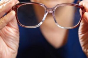 Două meniuri GRATUITE pentru PENSIONARI. Programul Primăriei pentru seniori a început ÎNSCRIERILE