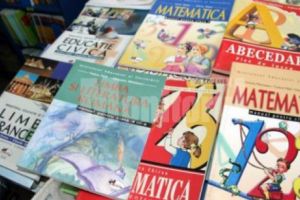 MANUALUL UNIC, o idee NEFERICITĂ! Ce va face noul ministru cu cărţile PLINE de GAFE şi GREȘELI