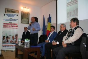Proiectul prin care elevii romi sunt încurajaţi să citească va fi continuat. Ce vor primi copiii