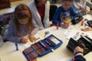 Episcopia Caransebeşului pregăteşte ghiozdanul cu bucurii pentru copiii nevoiaşi