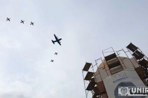FOTO, VIDEO: Avioanele au început să survoleze oraşul. Pregătirile pentru organizarea manifestărilor dedicate Centenarului Marii Uniri, pe ultima sută de metri.