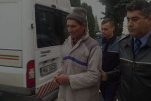 CRIMINALUL de la Davideşti a intrat în AREST!