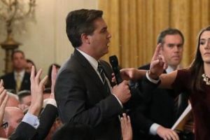 Casa Albă anunţă noi REGULI pentru conferinţele de presă. Totul se întâmplă din cauza jurnalistului Acosta de la CNN. Ce trebuie să respecte jurnaliştii acreditaţi