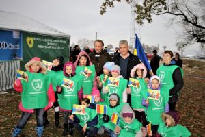 Judetul Valcea. 100 de stejari plantati pentru marcarea Centenarului Marii Uniri (galerie foto)