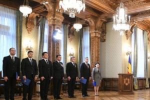 Olguţa şi Laufer, victimele războiului dintre palate! PSD invocă deciziile CCR