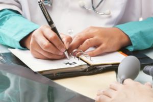 Cursuri gratuite pentru medici şi asistenţi