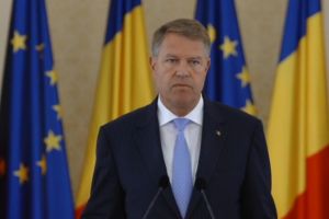 Iohannis, de acord doar parţial cu remanierea. Olguţa Vasilescu şi Ilan Laufer, respinşi ca “nepotriviţi”