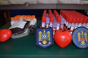 Jandarmii braşoveni au donat sânge pentru viaţă