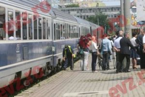 Tâlhărie în trenul de Oradea. Încă un recidivist eliberat mai repede a atacat cu violenţă un pasager