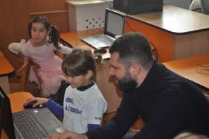 Primul atelier CoderDojo din ţară, la grădinţa nr. 3 din Braşov